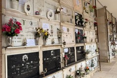 Riposino in pace, ma non troppo: "sfratti" nel Cimitero di Trani, il loculo non è per sempre