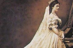 "La gentilezza veste l'anima di eleganza": a Trani la mostra sulle spose dal 900 a oggi