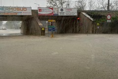 Maltempo a Trani, pioggia battente e disagi diffusi in città