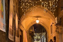 Segni di Natale, inaugurata la prima mostra di arte urbana nel centro storico di Trani