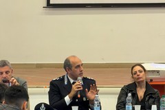 Dal carcere di Trani alla scuola: comandante e dirigente incontrano gli studenti di Molfetta