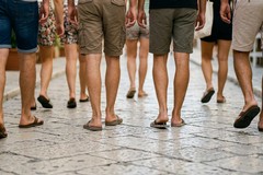Tribunale di Trani, stretta sul dress code: stop a bermuda, ciabatte e abiti da spiaggia