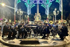 Trani, torna la soirée musicale in Piazza Libertà per i Santi Cosma e Damiano