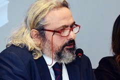 Rino Negrogno presenta "La Settimana Santa" nella biblioteca comunale