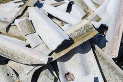 Amianto a Trani, ordinanza ignorata da sei anni: le associazioni chiedono interventi urgenti