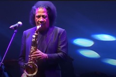 Addio a James Senese. Mimmo Laurora (In Movida): "Ci lascia un gigante, indimenticabile il suo concerto a Trani nel 2015"