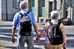 Nonni: eroi silenziosi del bilancio familiare e custodi delle tradizioni
