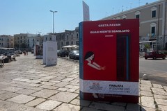 Sulla banchina del porto di Trani i "MegaLibri" finalisti del Premio Fondazione Megamark