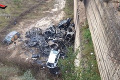 Sorpresi a smontare un'Audi rubata a Trani, nei guai due soggetti