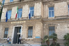 Trani, Consiglio Comunale al bivio del 30 settembre: tra interrogazioni d'aula e la tempesta politica dopo l'addio di Galiano