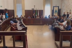 Consiglio Comunale di Trani | Cinque mozioni accenderanno il dibattito tra le spinte delle minoranze e l'affondo istituzionale della maggioranza