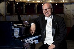 Il M° Pasquale Iannone, pianista-titano, stasera al Castello Svevo per il gran finale del Trani Classic