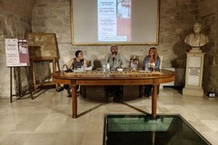 “Lo splendore del superfluo”: l’incontro con gli autori a Palazzo Beltrani