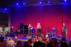 Grande successo per le sorelle Sasso e il loro ensemble a Palazzo delle Arti Beltrani