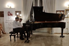 A Palazzo Discanno la magia del recital a quattro mani “Flying Fingers” con Nico Fuscaldo e Filippo Garruba
