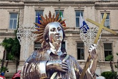 Luminarie per San Nicola: un nuovo segno di devozione davanti al Palazzo di Città