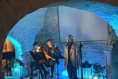 Il 'Pietro Verna Trio', tra salsedine e poesia, musica ed un lento navigare ha stupito a Palazzo Beltrani