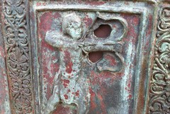 Ruggine e corrosione sul nuovo portale della Cattedrale di Trani?
