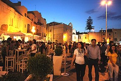 Il porto di Trani si trasforma in una piccola Rio