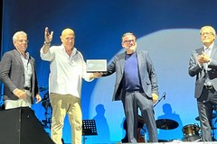 Premio a Universo Salute nella serata apoteosi di Massimo Ranieri 