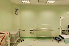 Crollo del controsoffitto all'ospedale di Trani, la Asl: «Infiltrazioni causate dalle piogge, lavori conclusi entro venerdì»