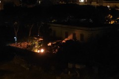 I roghi del venerdì sera a Villa Bini: una sfida alle forze dell'ordine?