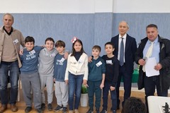 Scacchi, il 1° C.D. “De Amicis” vola in finale regionale: secondo posto al Trofeo Scuola 2026