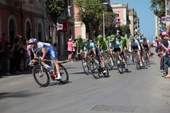 Giro d'Italia, spesi cinquemila euro per sistemare le strade