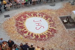 Stasera la processione del Corpus Domini con tutte le confraternite della città. Il percorso