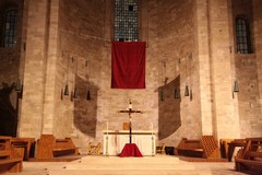 Sabato Santo, stasera la veglia pasquale presieduta da Monsignor D'Ascenzo