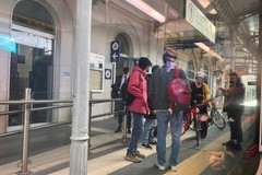 Circolazione ferroviaria a rilento a Trani: ritardi a catena per cantieri vicino Molfetta