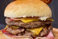 In macelleria si nasconde una speciale hamburgeria: ecco “Stefburger”