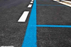 Nuove strisce blu a Trani: divieto di fermata temporanei per segnaletica