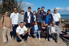 Inclusione e cura del territorio: il Trani Autism Friendly protagonista nella pulizia della spiaggia di Boccadoro