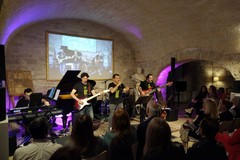 Christmas Party: la magia del cantautorato italiano a Palazzo delle Arti Beltrani
