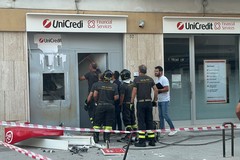 Trani | Assalto al bancomat Unicredit di via Malcangi