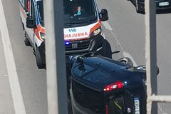 SS16bis, traffico in tilt verso Bari: auto si ribalta all’altezza di Trani Sant’Angelo