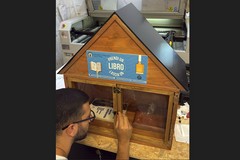 Una piccola biblioteca a cielo aperto: a Trani, in Villa Comunale, la cultura rinasce in una casetta di legno