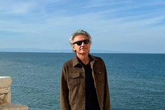 Luciano Ligabue a Trani, visita a sorpresa tra bellezza e buon cibo