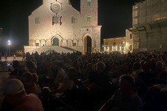 Actor Dei incanta il pubblico di Trani, arte e folla commossa sotto le stelle
