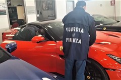 Maxi frode sull'import auto di lusso: operazione GdF a Andria, Trani e Molfetta