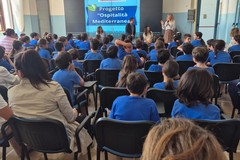 130 alunni delle quarte festeggiano al “De Amicis” la conclusione del progetto “Ospitalità Mediterranea"