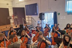 Successo per lo spettacolo finale: teatro e musica protagonisti al plesso Bovio
