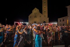 Prima milonga del XIII International Trani Tango in piazza Duomo