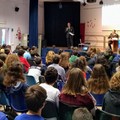 I nuovi rischi della rete: un momento di riflessione nelle scuole di Trani