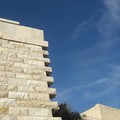 Monastero di Colonna, si stacca un lastrone dal muro di cinta: la denuncia di Branà