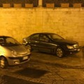 Parcheggi selvaggi, nel centro storico regna l'anarchia