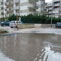 Via Città di Milano, con la pioggia ritorna il grande lago