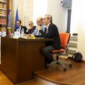 La vittima e la giustizia, il magistrato-scrittore Caringella incontra avvocati e giornalisti