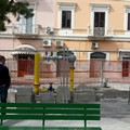 Sant'Agostino, nella piazza del degrado spuntano i tubi del gas